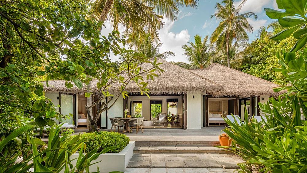 cay xanh trong resort ven bien