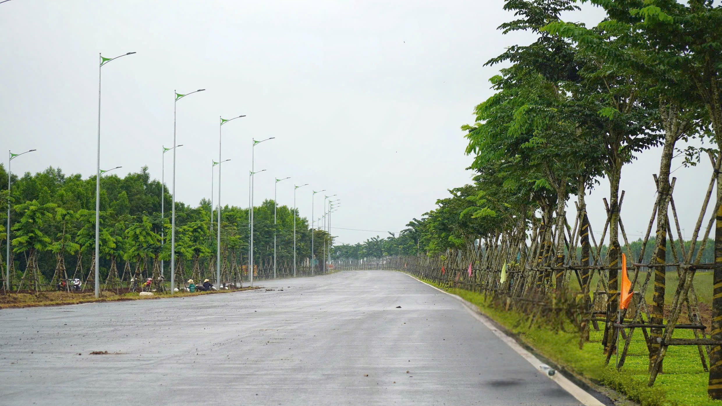 Nha thau canh quan UPC tai San bay Long Thanh